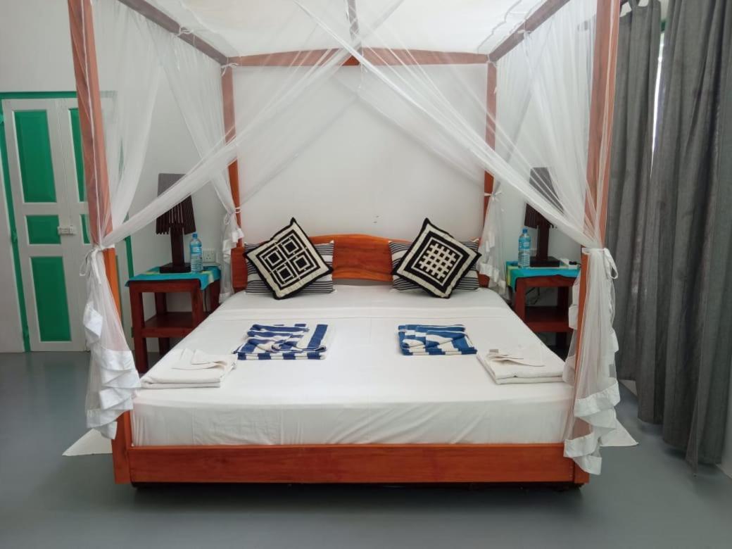 Beach House Kalukatiya - Family Villa, Seaview Room, Garden Room Dikwella Exterior foto