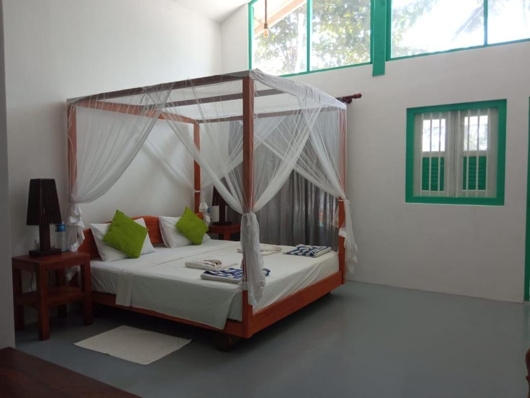 Beach House Kalukatiya - Family Villa, Seaview Room, Garden Room Dikwella Exterior foto