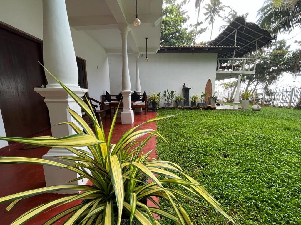 Beach House Kalukatiya - Family Villa, Seaview Room, Garden Room Dikwella Exterior foto