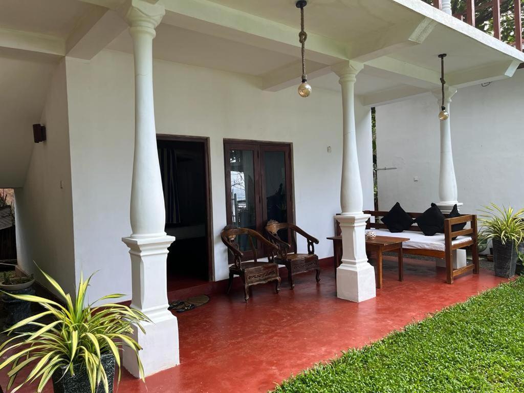 Beach House Kalukatiya - Family Villa, Seaview Room, Garden Room Dikwella Exterior foto