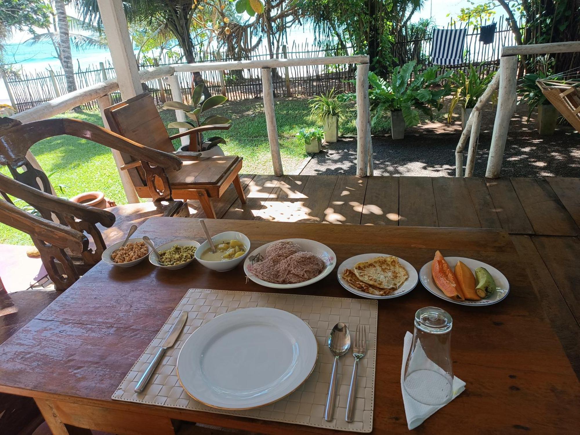 Beach House Kalukatiya - Family Villa, Seaview Room, Garden Room Dikwella Exterior foto